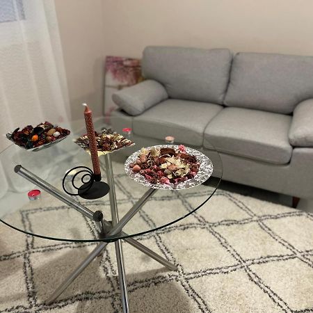 Home Nadia Corinth Luaran gambar