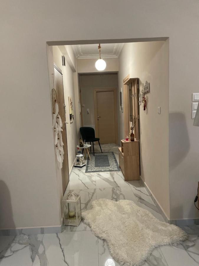 Home Nadia Corinth Luaran gambar